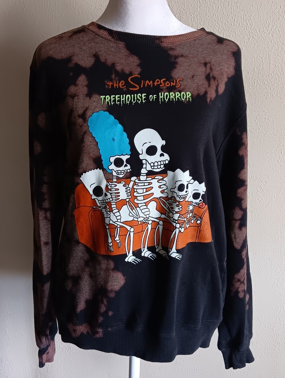 Halloween Graphic Cartoon Sweatshirt Simpsons Skeleton Tree House Horror, Small